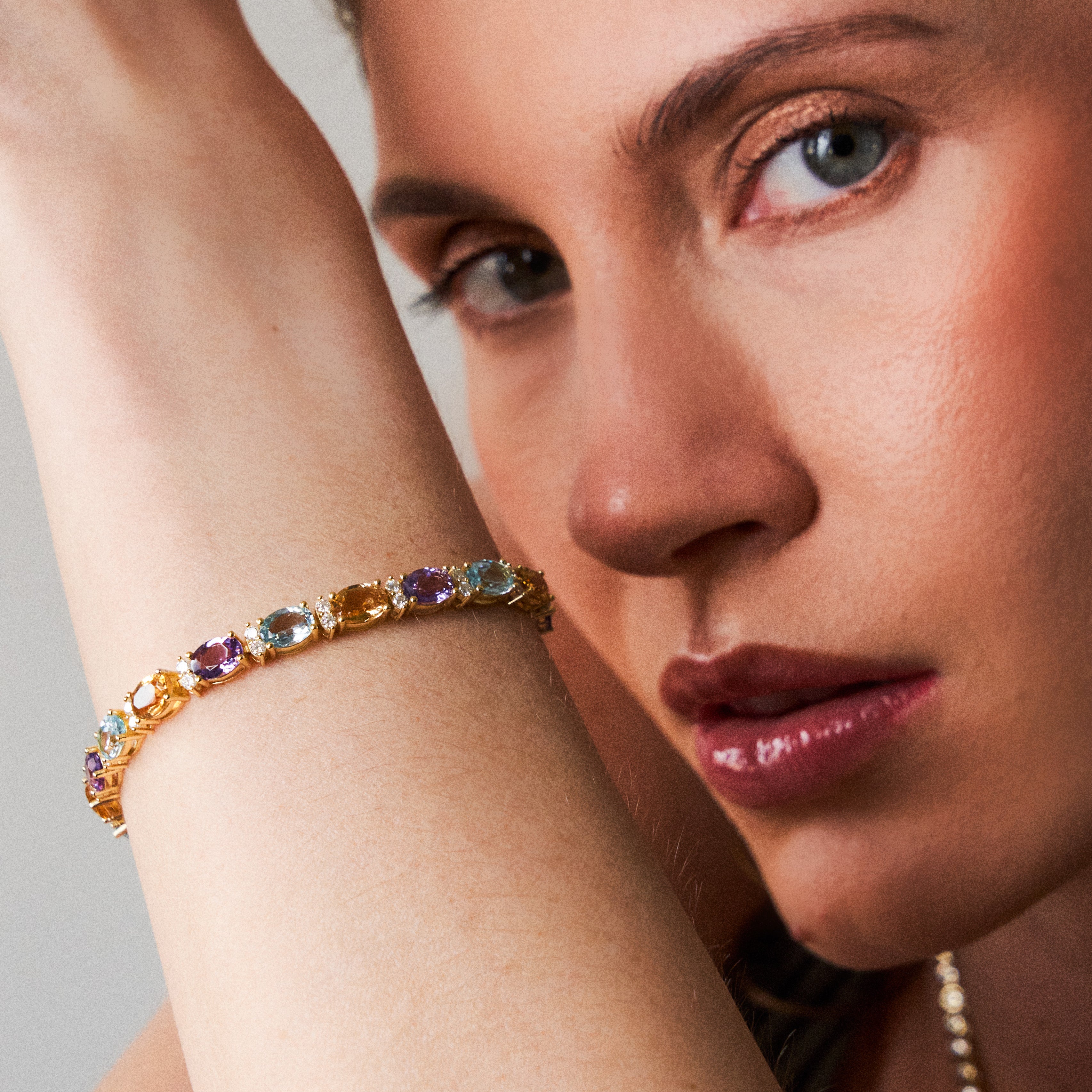 - The Verano Gemstones Bracelet -