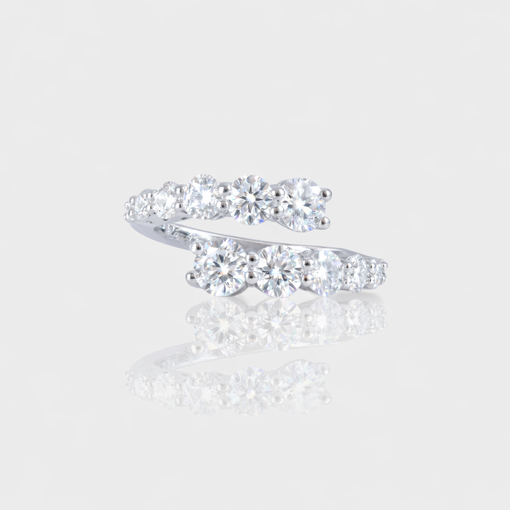 - The Glamour Moissanite Ring -